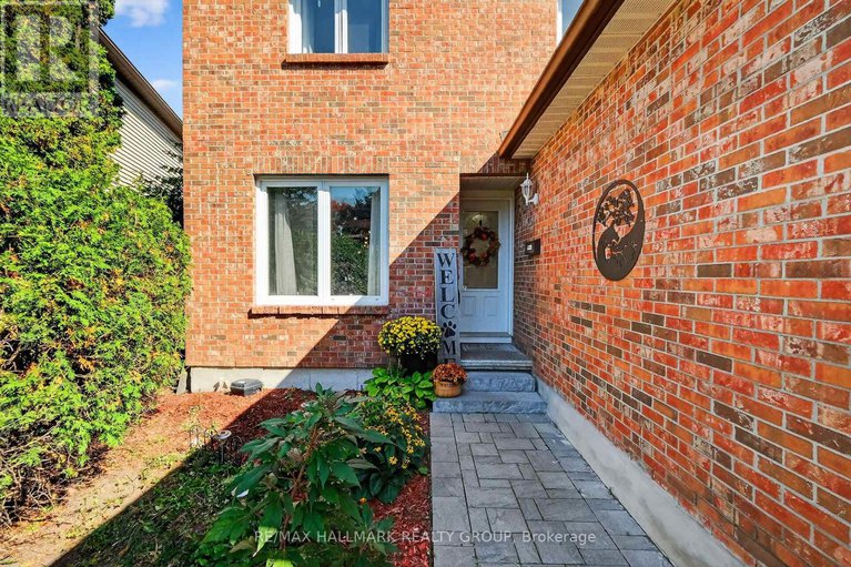 28929560/1821-brousseau-crescent/chateauneuf/ottawa/ontario/K1C2Y5_2