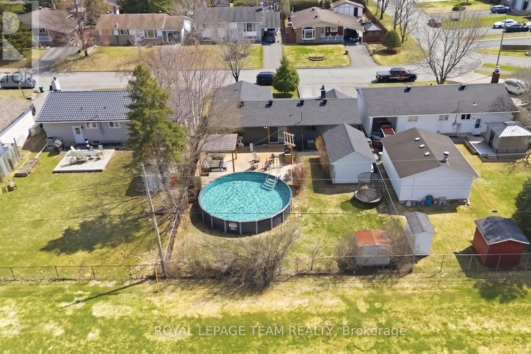 29651251/185-lacroix-avenue/bilberry-creekqueenswood-heights/ottawa/ontario/K1E1K2_36