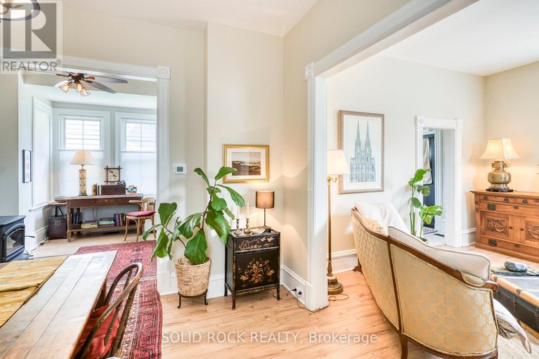 28568795/33a-and-33b-napoleon-street/carleton-place/carleton-place/ontario/K7C2X4_10