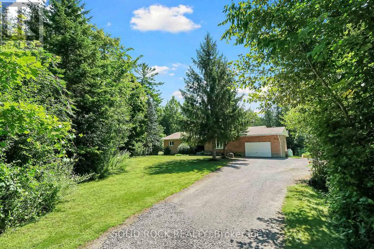 28631111/209-deerwood-drive/fitzroy-ward-south-west/ottawa/ontario/K0A2H0_2