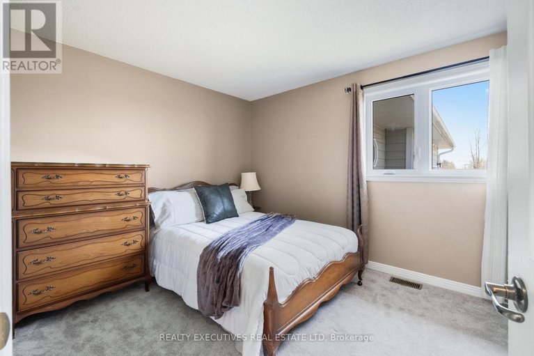 29601263/13178-froats-road/south-dundas-williamsburgh-twp/south-dundas/ontario/K0C1H0_23