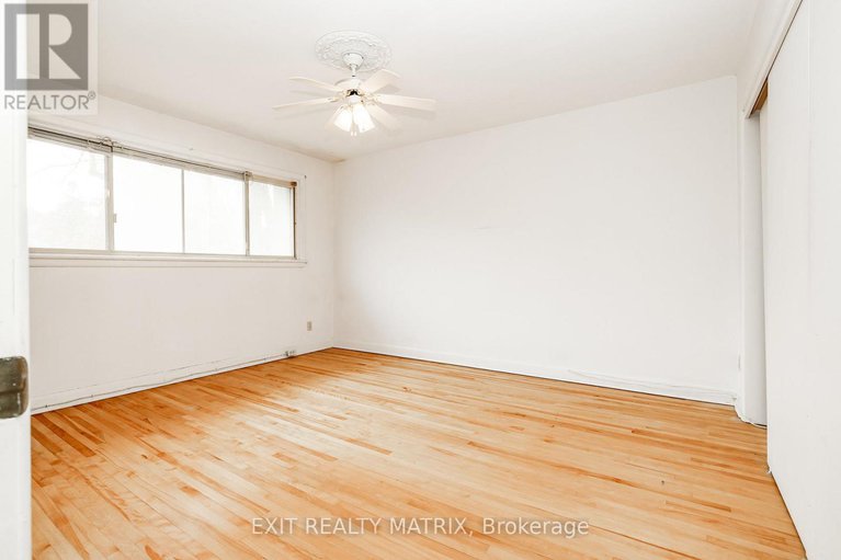 29077893/426-apple-tree-lane/viscount-alexander-park/ottawa/ontario/K1K2R6_19