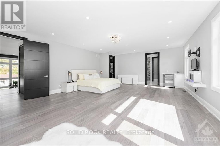 28596831/224-roger-road/alta-vistafaircrest-heights/ottawa/ontario/K1H5C6_14