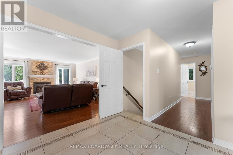 29572523/14-panandrick-view-drive/rural-kanata-central/ottawa/ontario/K2W1A5_18