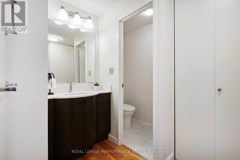 29385970/905-373-laurier-avenue-e/sandy-hill/ottawa/ontario/K1N8X6_15