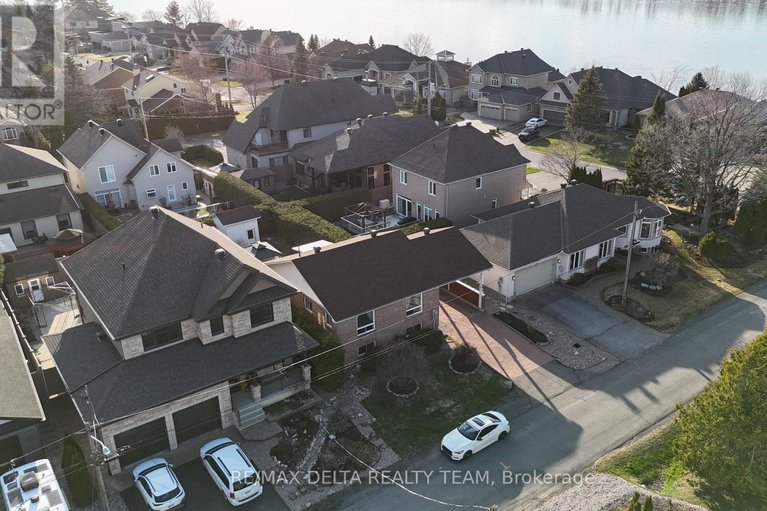 29649021/892-beauchamp-avenue/hiawatha-parkconvent-glen/ottawa/ontario/K1C3A7_3