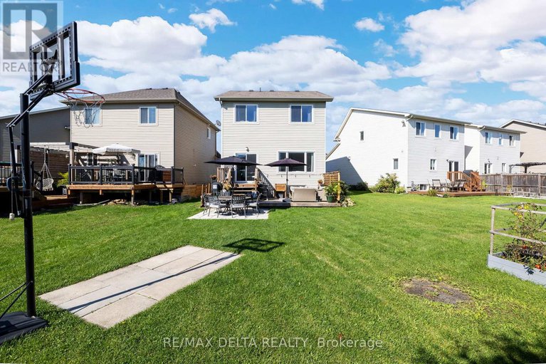 28741409/221-mercury-street/clarencerockland-twp/clarence-rockland/ontario/K4K0E8_43