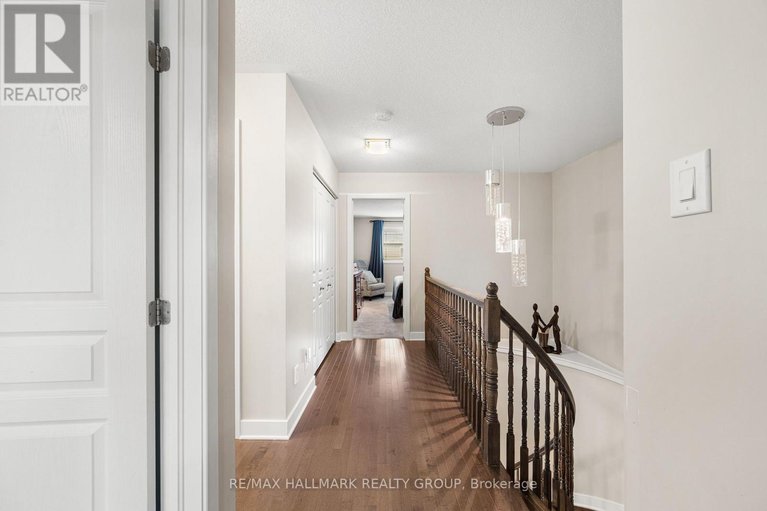 29102611/311-travis-street/mer-bleuebradley-estatesanderson-park/ottawa/ontario/K1W0E5_13