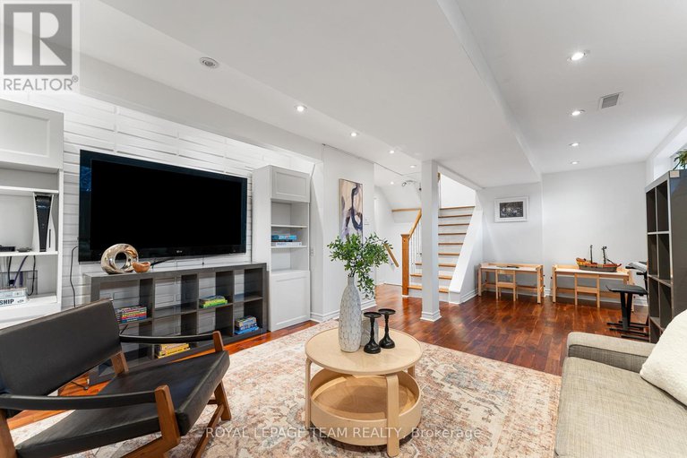 29147557/62-crystal-beach-drive/crystal-beach/ottawa/ontario/K2H5N1_35