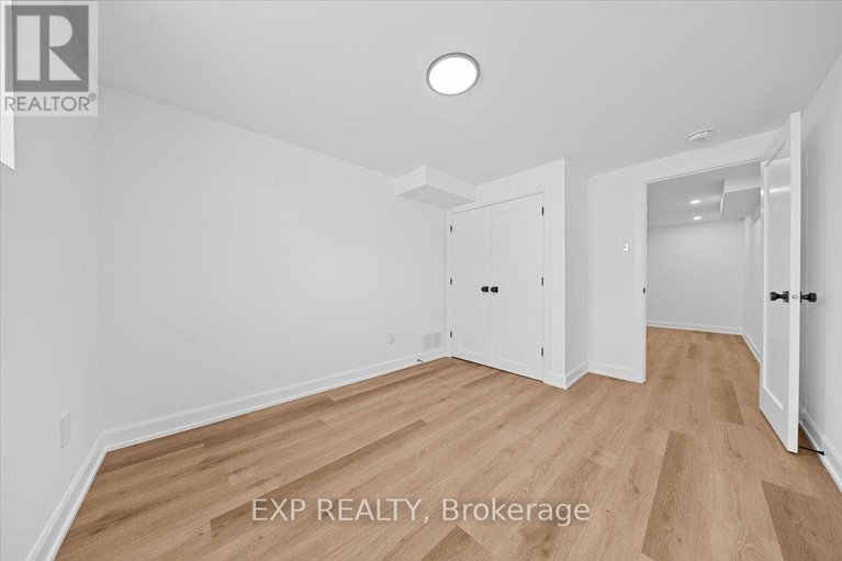 29377335/41-qualicum-street/bruce-farmgraham-parkqualicumbellands/ottawa/ontario/K2H7H3_45