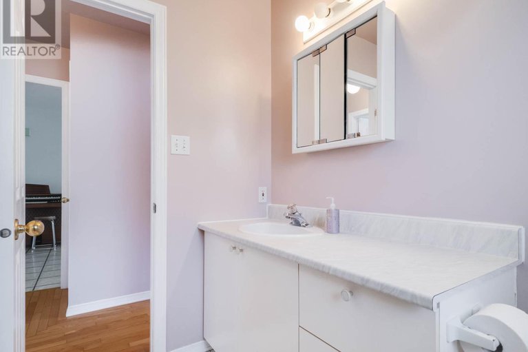 28708215/53-sandfield-avenue-n/alexandria/north-glengarry/ontario/K0C1A0_15