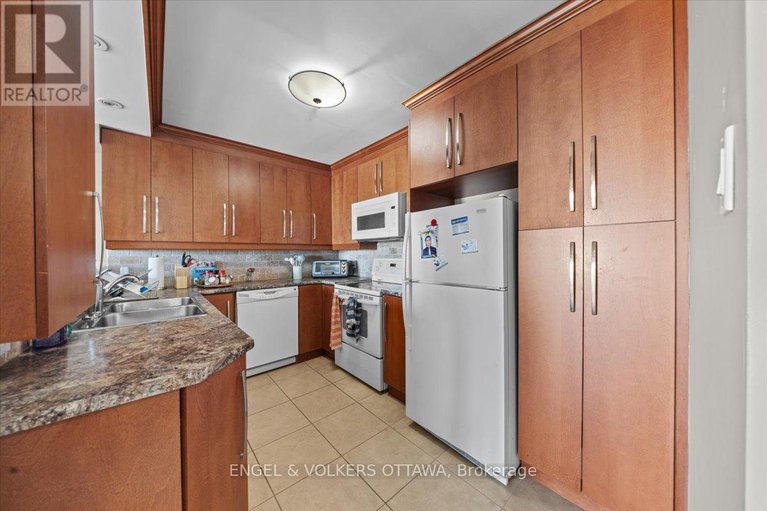 28901436/908-158a-mcarthur-avenue-e/vanier/ottawa/ontario/K1L7E7_10