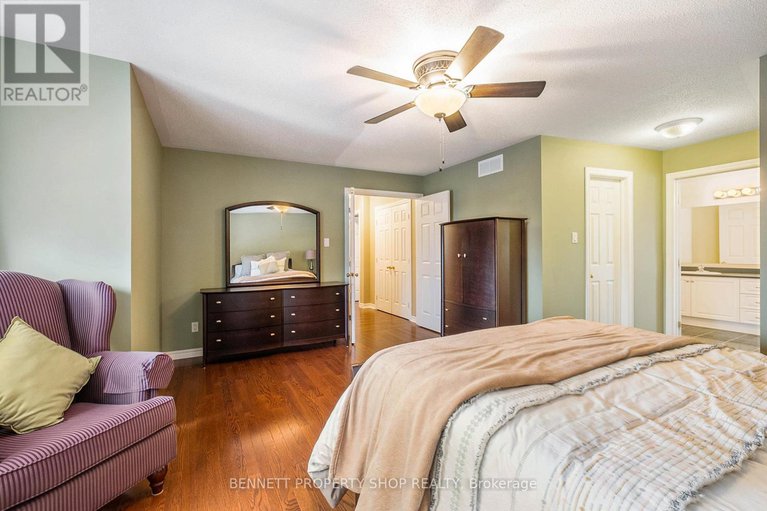 29111121/578-devonwood-circle/blossom-parkkemp-parkfindlay-creek/ottawa/ontario/K1T4E6_21