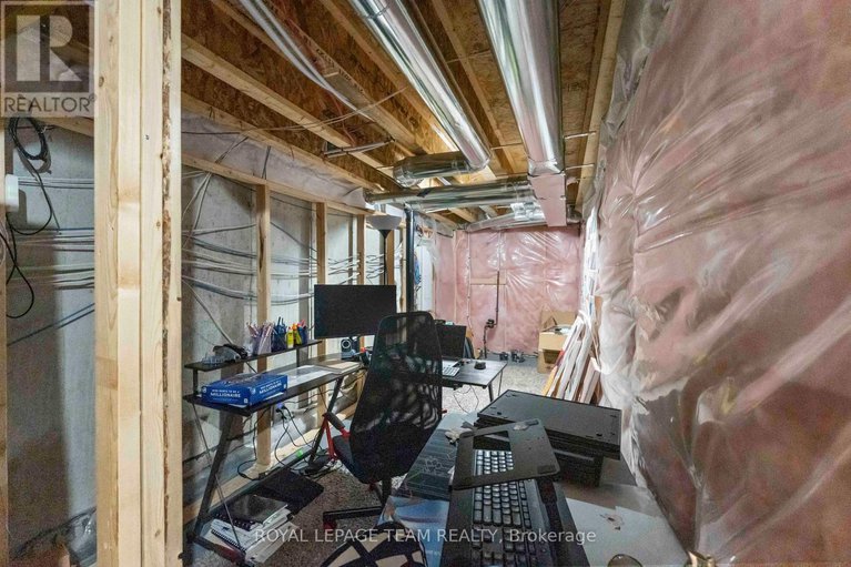 28414492/325-cosanti-drive/remainder-of-stittsville-area/ottawa/ontario/K2S2W6_36