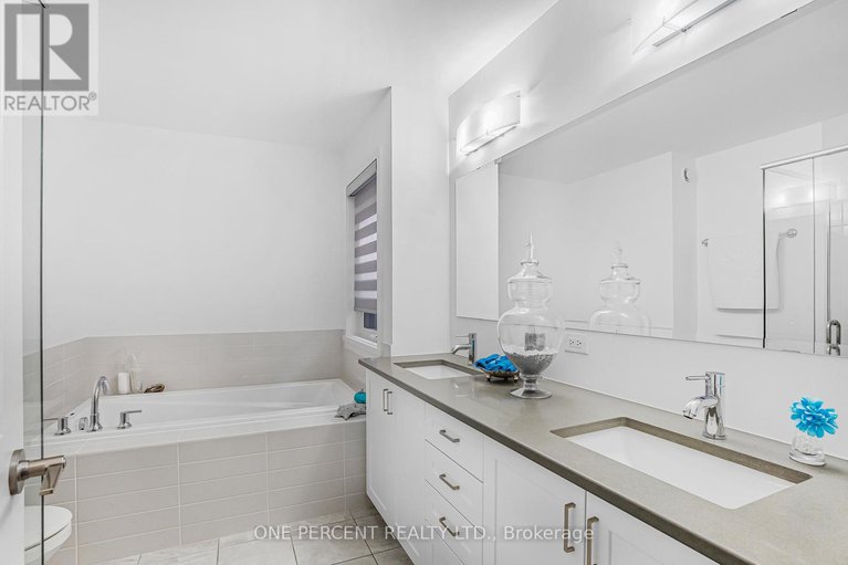 28260931/6487-renaud-road/mer-bleuebradley-estatesanderson-park/ottawa/ontario/K1W0R8_17