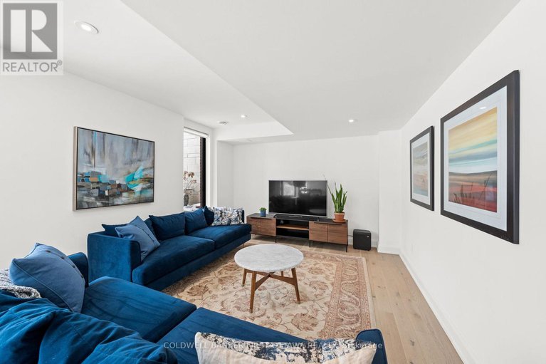 29377970/524-edison-avenue/mckellarhighland/ottawa/ontario/K2A1V1_35