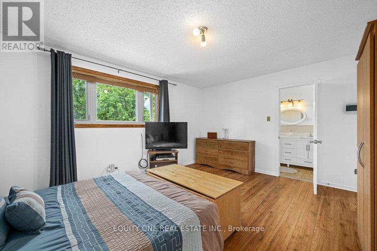 28495374/542-sirois-avenue/overbrookcastle-heights/ottawa/ontario/K1K1H4_29