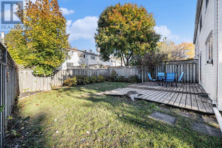 29047086/47-jansen-road/sheahan-estatestrend-village/ottawa/ontario/K2H5W6_32