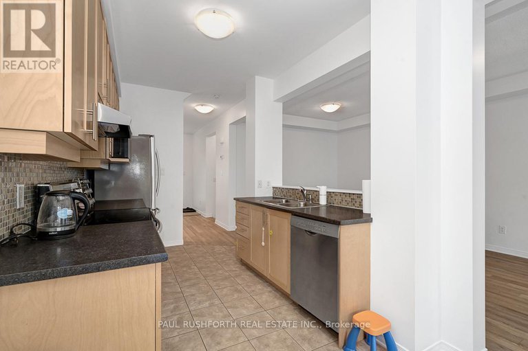 29406956/606-pamplona-private/stonebridge/ottawa/ontario/K2J5T4_13