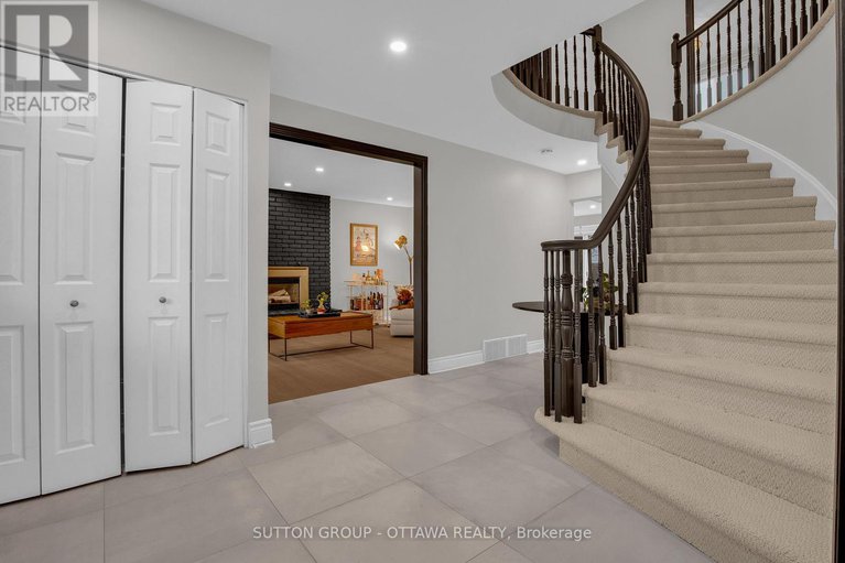 28535998/13-weatherwood-crescent/pineglencountry-place/ottawa/ontario/K2E7C5_4