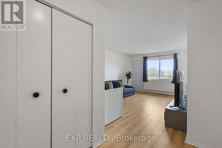28348903/305b-2041-arrowsmith-drive/beacon-hill-south/ottawa/ontario/K1J7V7_4