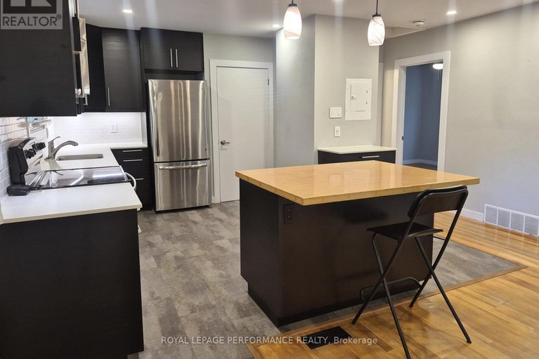 29035892/2529-roman-avenue/queensway-terrace-north/ottawa/ontario/K2B7X8_7