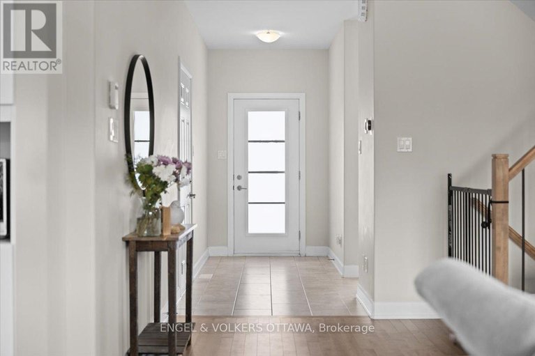 29402076/624-geneva-crescent/embrun/russell/ontario/K0A1W0_7