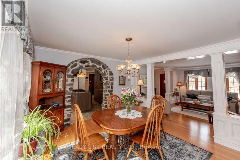 29370405/704-pattee-road/champlain-twp/champlain/ontario/K6A2R2_26