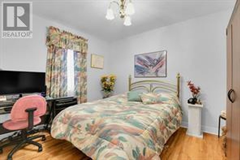 29462518/456-blake-boulevard/vanier/ottawa/ontario/K1K1B1_12