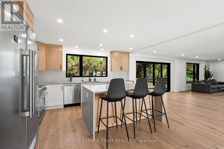 28989052/5575-south-sunset-drive/manotick-long-island-nicholls-island/ottawa/ontario/K4M1J4_14