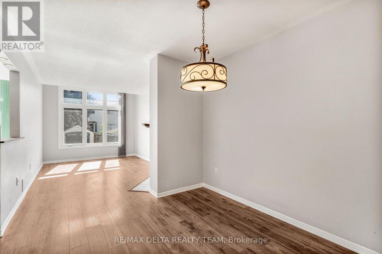 28837602/1969-sunland-drive/fallingbrookgardenway-south/ottawa/ontario/K4A3T1_11