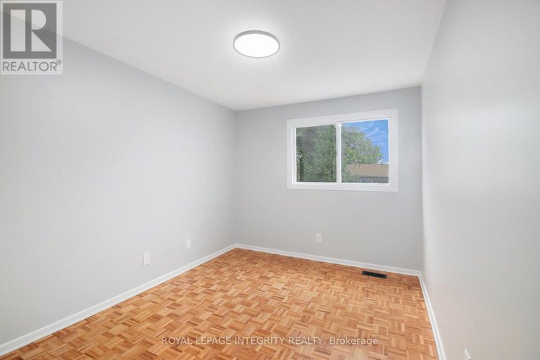 28906106/913j-elmsmere-road/beacon-hill-south/ottawa/ontario/K1J8G4_17