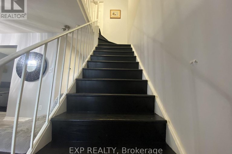 29135222/415-kintyre-private/carleton-square/ottawa/ontario/K2C3M9_18