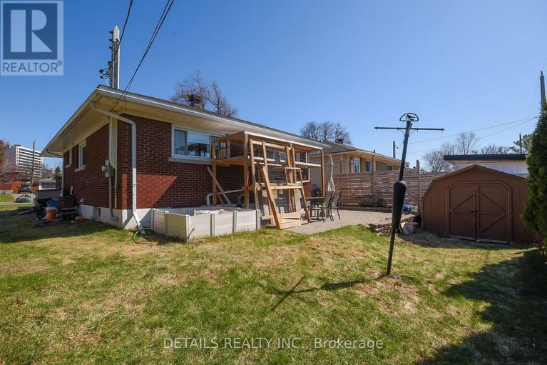29661613/1222-field-street/bel-air-park/ottawa/ontario/K2C2R2_43