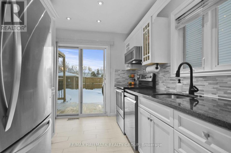 29216431/52-peacock-crescent/cedargrovefraserdale/ottawa/ontario/K2J3P7_16