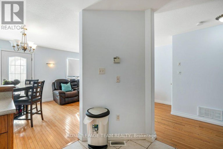 29275894/537-victoria-street/winchester/north-dundas/ontario/K0C2K0_9