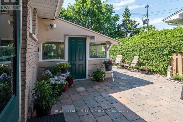 29397623/1838-louisiana-avenue/urbandale-acres/ottawa/ontario/K1H6V1_28