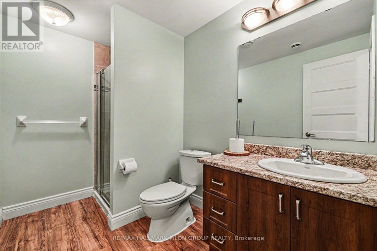 29541986/18-abbey-crescent/village-of-russell/russell/ontario/K4R0B5_21