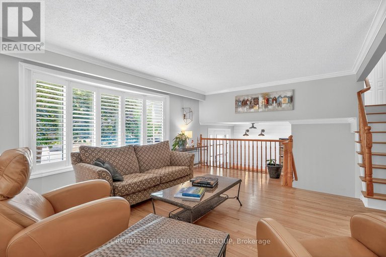 28761916/30-oakhurst-crescent/blackburn-hamlet/ottawa/ontario/K1B4A6_9