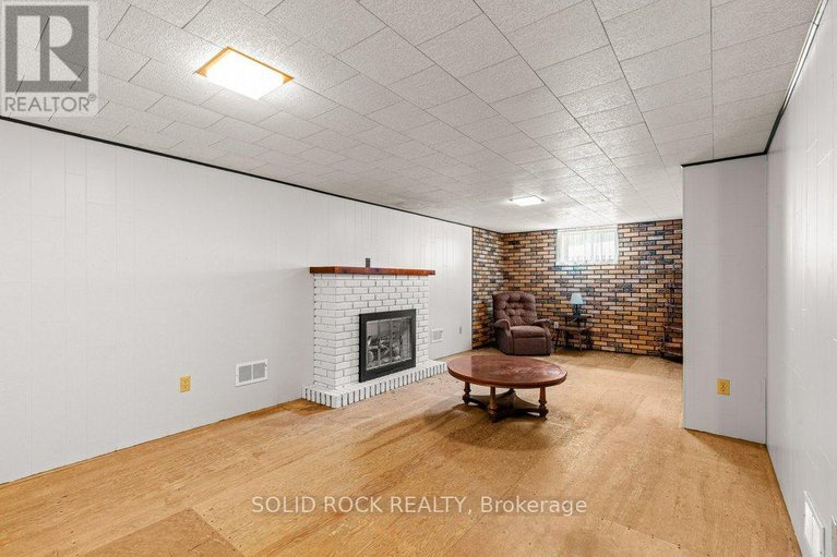 28357814/7-brouse-drive/iroquois/south-dundas/ontario/K0E1K0_25