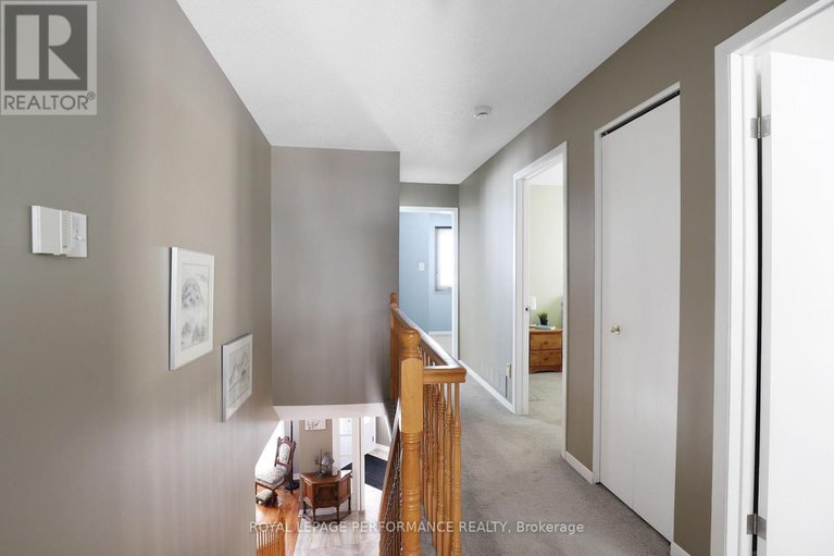 29355185/10-ellisson-way/hunt-club-park/ottawa/ontario/K1G4N8_20