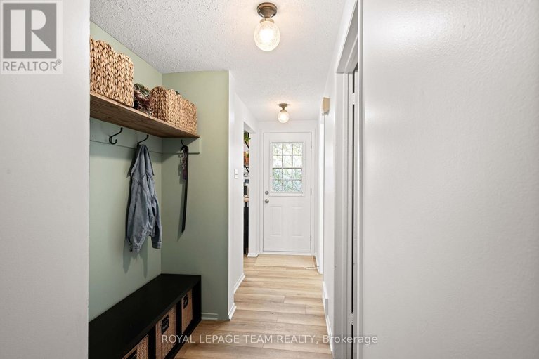 29683868/42-1257-priory-lane/convent-glen-north/ottawa/ontario/K1C1Z8_3