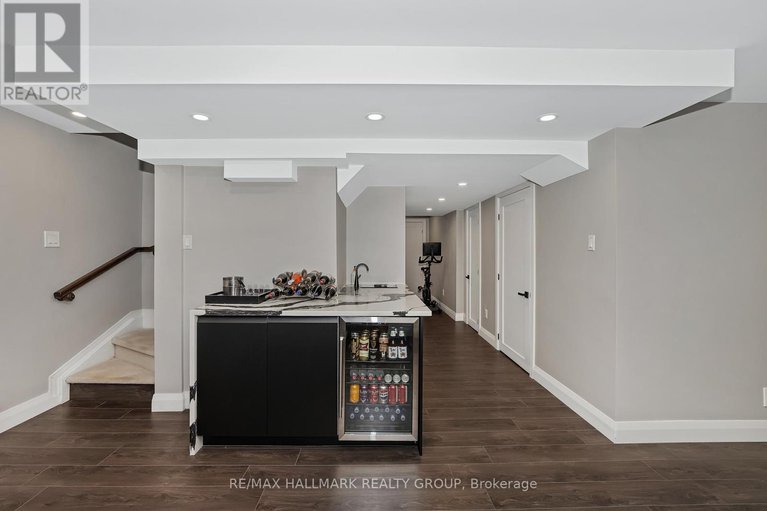 28595507/137-stedman-street/blossom-parkkemp-parkfindlay-creek/ottawa/ontario/K1T0B4_38