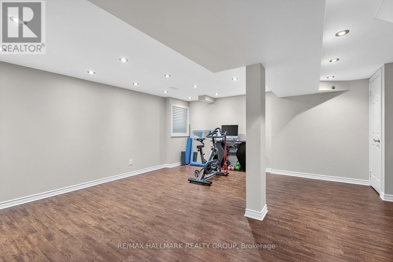28761916/30-oakhurst-crescent/blackburn-hamlet/ottawa/ontario/K1B4A6_27