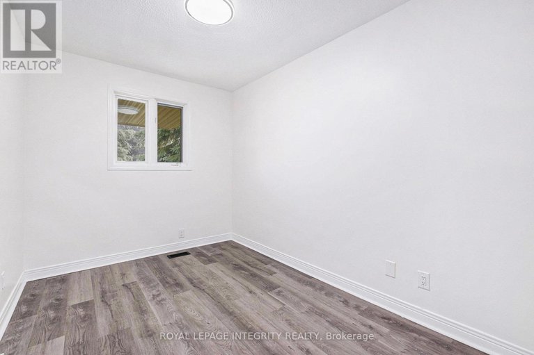 28573390/20-newhaven-street/manordale/ottawa/ontario/K2G0X5_17
