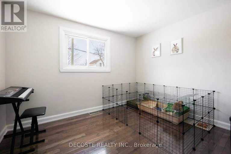 29524122/15-marlborough-street/maxville/north-glengarry/ontario/K0C1T0_16