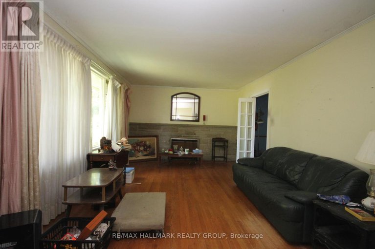 28853332/2516-page-road/orleans-village/ottawa/ontario/K1W1E2_4