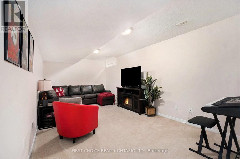 29107693/281-mercury-street/clarencerockland-twp/clarence-rockland/ontario/K4K0G6_15