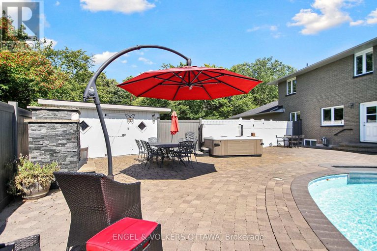 29119545/5593-whitewood-avenue-s/manotick-village-manotick-estates/ottawa/ontario/K4M1E1_26