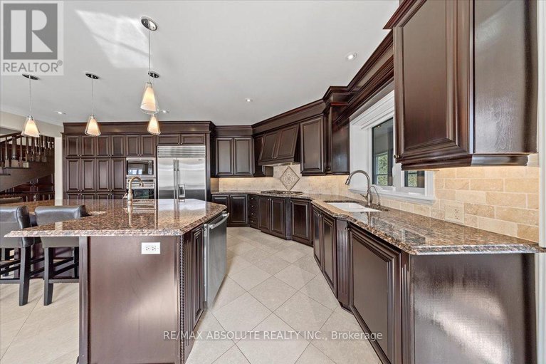 28246473/124-biltmore-crescent/btwn-franktown-rd-fallowfield-rd/ottawa/ontario/K2S2C6_13